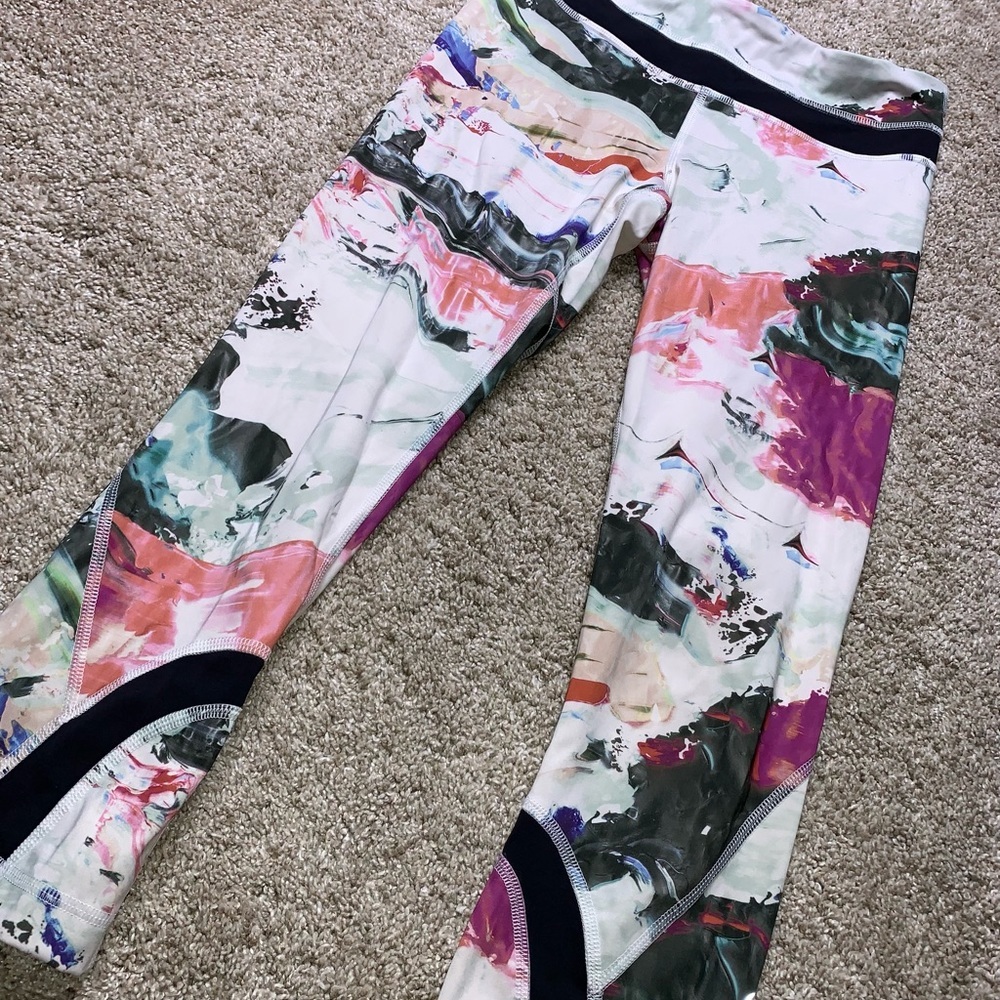 Lululemon Run: Inspire Crop II Leggings Size 4 - Picture 6 of 8